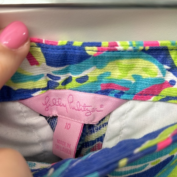 Lily Pulitzer Size 10 scalloped shorts - Picture 2 of 2